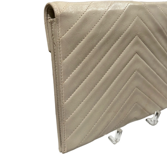 Yves Saint Laurent  YSL White Quilted Clutch EUC - Picture 8 of 15